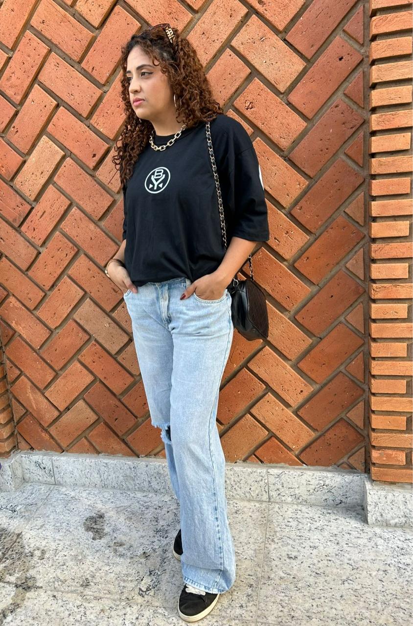 Camiseta Oversized Streetwear Beta Style Not Looking At You